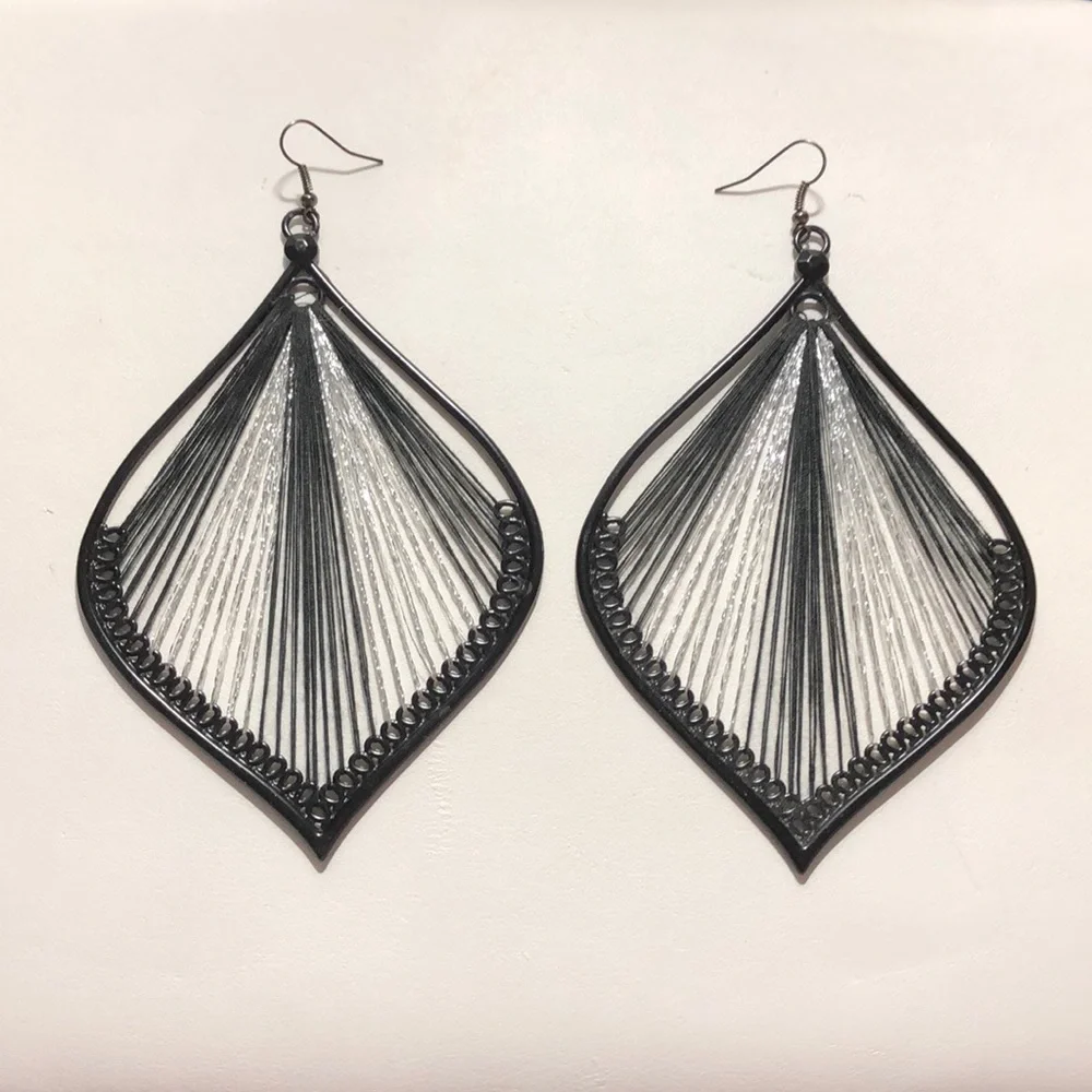 Gorgeous black scroll earrings